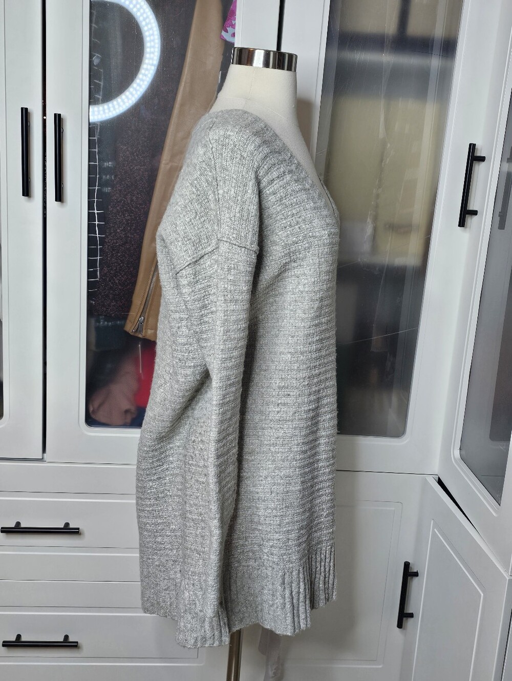 Free People gray sweater size XS. - Picture 2 of 6